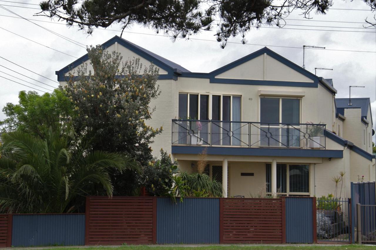 Sea Breeze On The Esplanade Villa Lakes Entrance Exterior photo